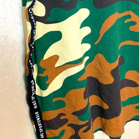 Nike Camo T-Shirt Nike Sportswear The Nike Tee Size XXL - Picture 3 of 8